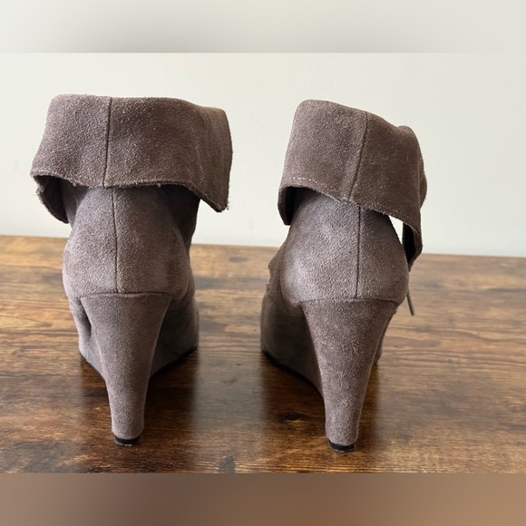 Very Volatile Fold-Over Wedge Leather Booties - Womens Boots Size 10 - Picture 5 of 12